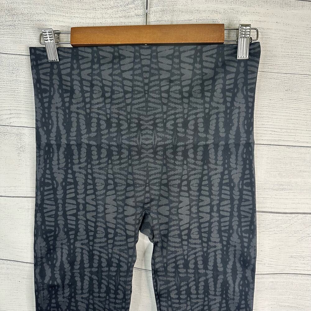 Spanx Womens XL Look At Me Now Seamless Leggings Geometric Gray - Picture 6 of 8